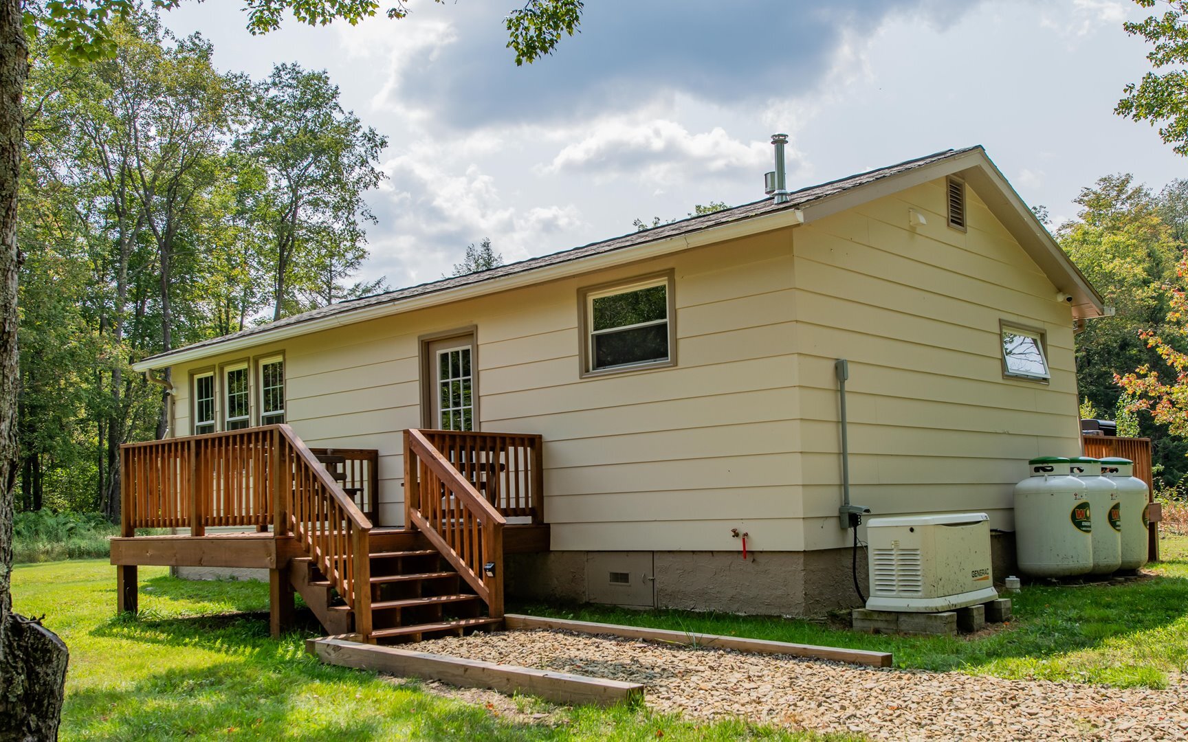 Huckleberry Hollow River Cottage in Lopez, PA